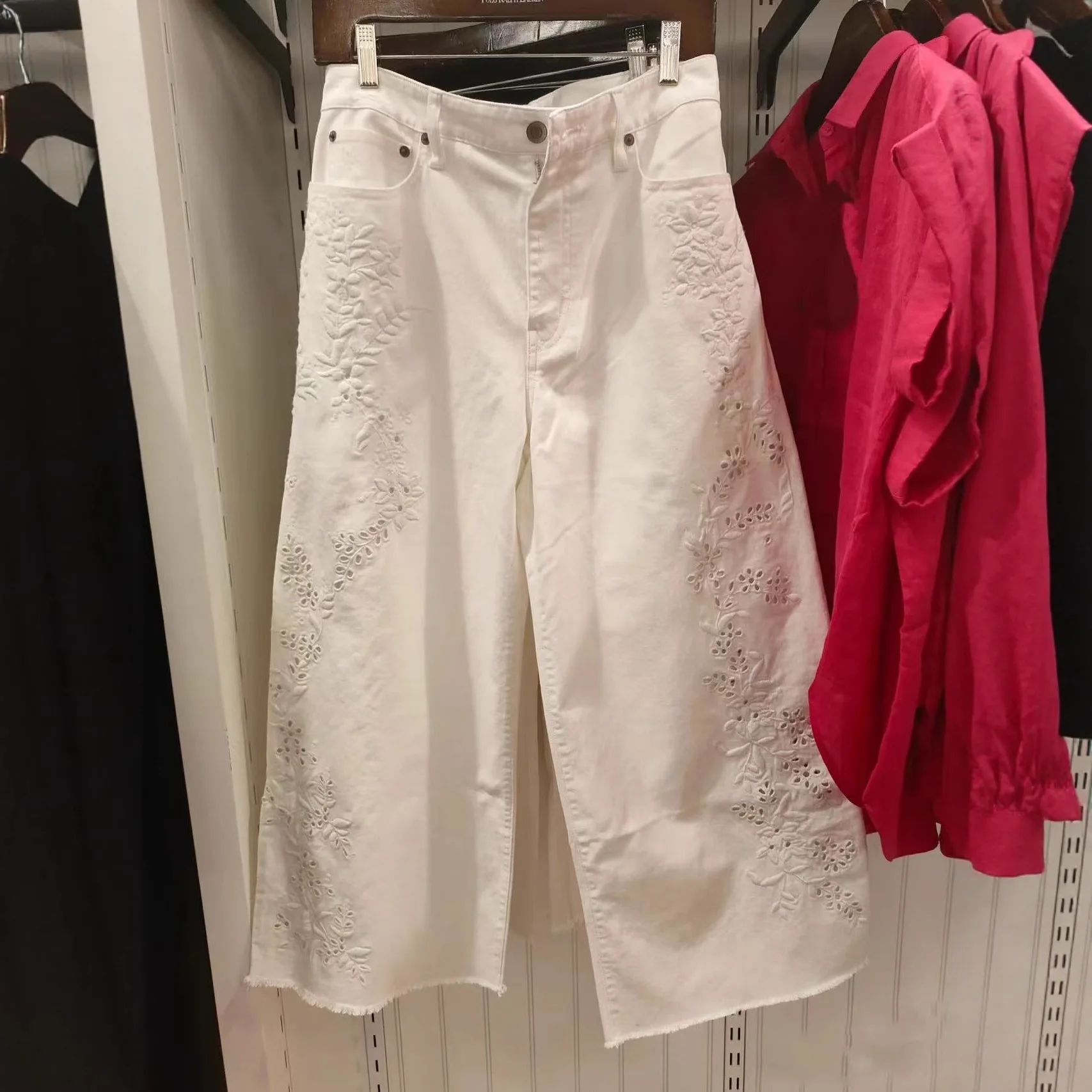 

Embroidered Hollow Floral Vine Trimmed Casual High Waist Straight Leg Jeans Women's Thin Cotton Denim Pants Autumn Winter New...