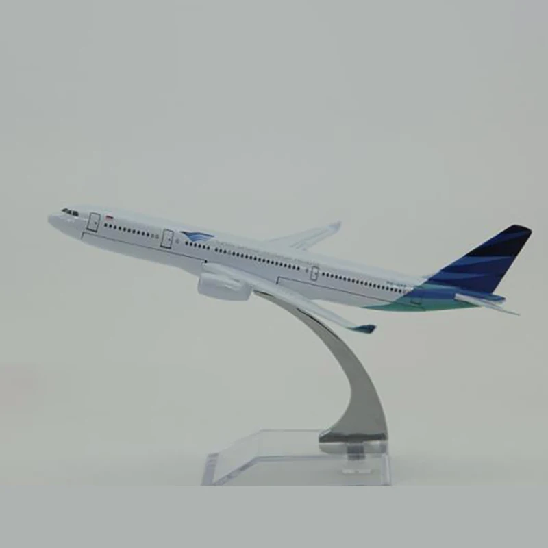 

Diecast 1:400 Scale Indonesian Airlines A330 Civil Aviation Alloy & Plastic Passenger Jet Model Toy Gift Collection Display