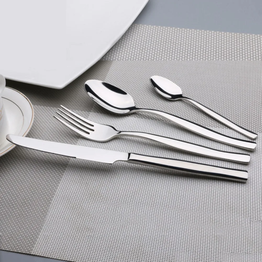 

4pcs Set Dinnerware Portable Knifes Fork Spoon Stainless Steel Family Camping Steak Cutlery Tableware Spoon and Fork Set XMAS