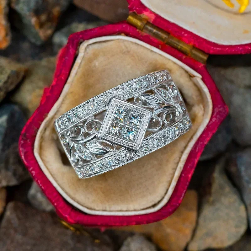 Palace inlaid with square zirconia, fashionable and personalized women's ring, elegant and trendy dress accessories