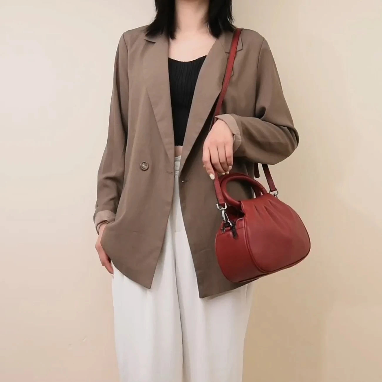 

Round Handheld Shoulder Bag Genuine Leather Luxury Original Designer Casual Style Modern Woman Premium Women's Bag