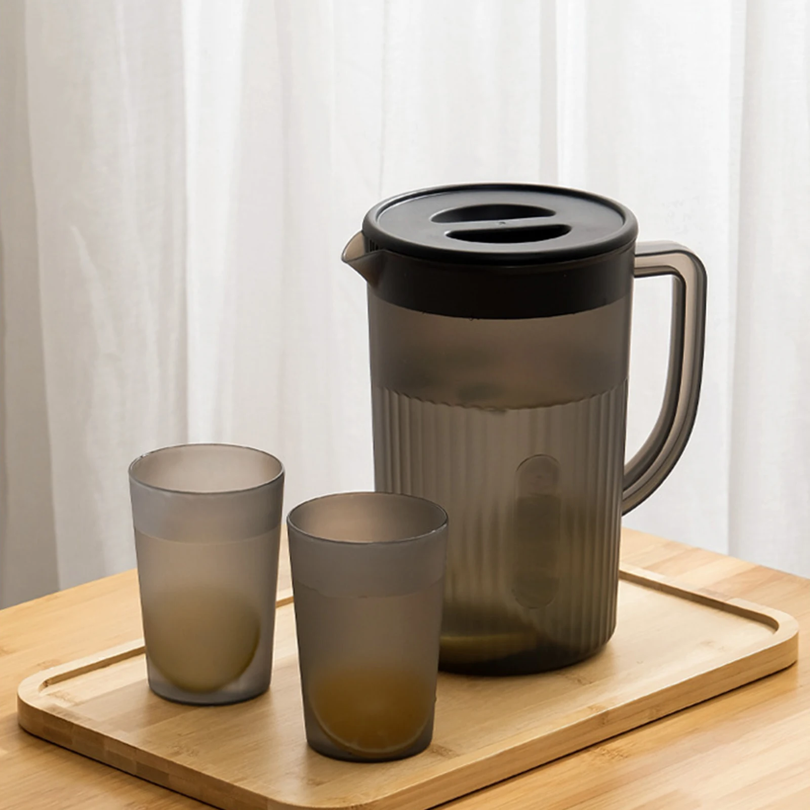 

Food Grade Plastic Cold Kettle Large Capacity Heat Resistance Cold Water Pitcher Jug with Lids for Iced Beverage Drinks Storages