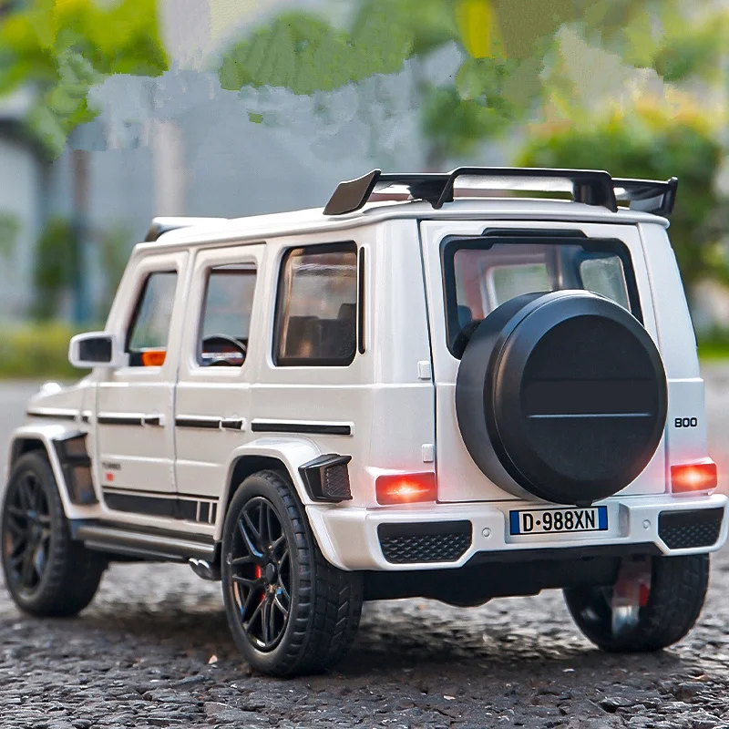 1/32 G800 G65 SUV Alloy Car Model Diecast Metal Off-road Vehicles Car Model Simulation Sound Light Collection Childrens Toy Gift