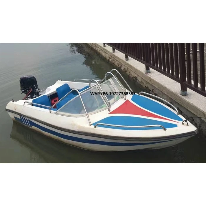 

Скоростной катер на озере и море