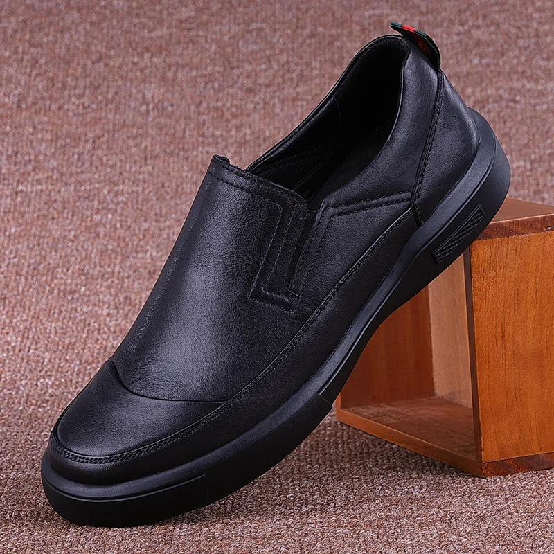 Vintage Men\'s Genuine Leather Shoes Breathable Soft Bottom Casual Shoes Spring Summer Male Designer Loafers Rt2107