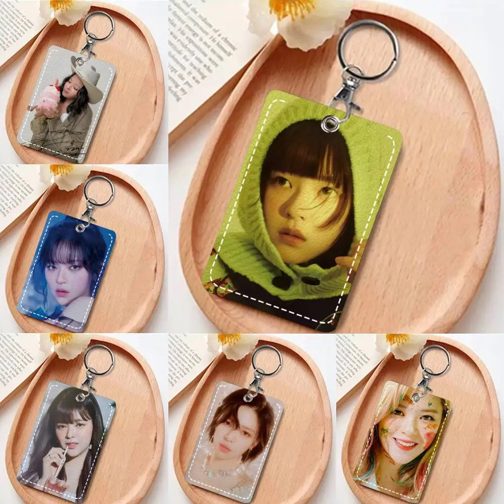 

Кожаный брелок-картхолдер Yoo Jeongyeon для карт доступа и ключей