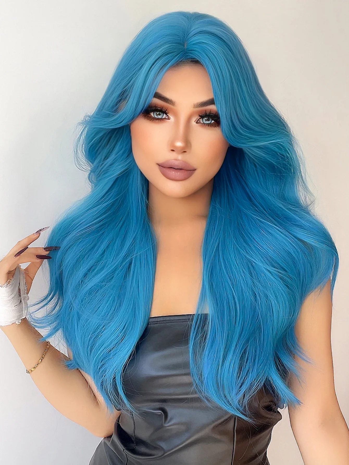 

28Inch Sea Blue Color Synthetic Middle Part Long Natural Wavy Hair For Cosplay Drag Queen Party Heat Resistant Wigs