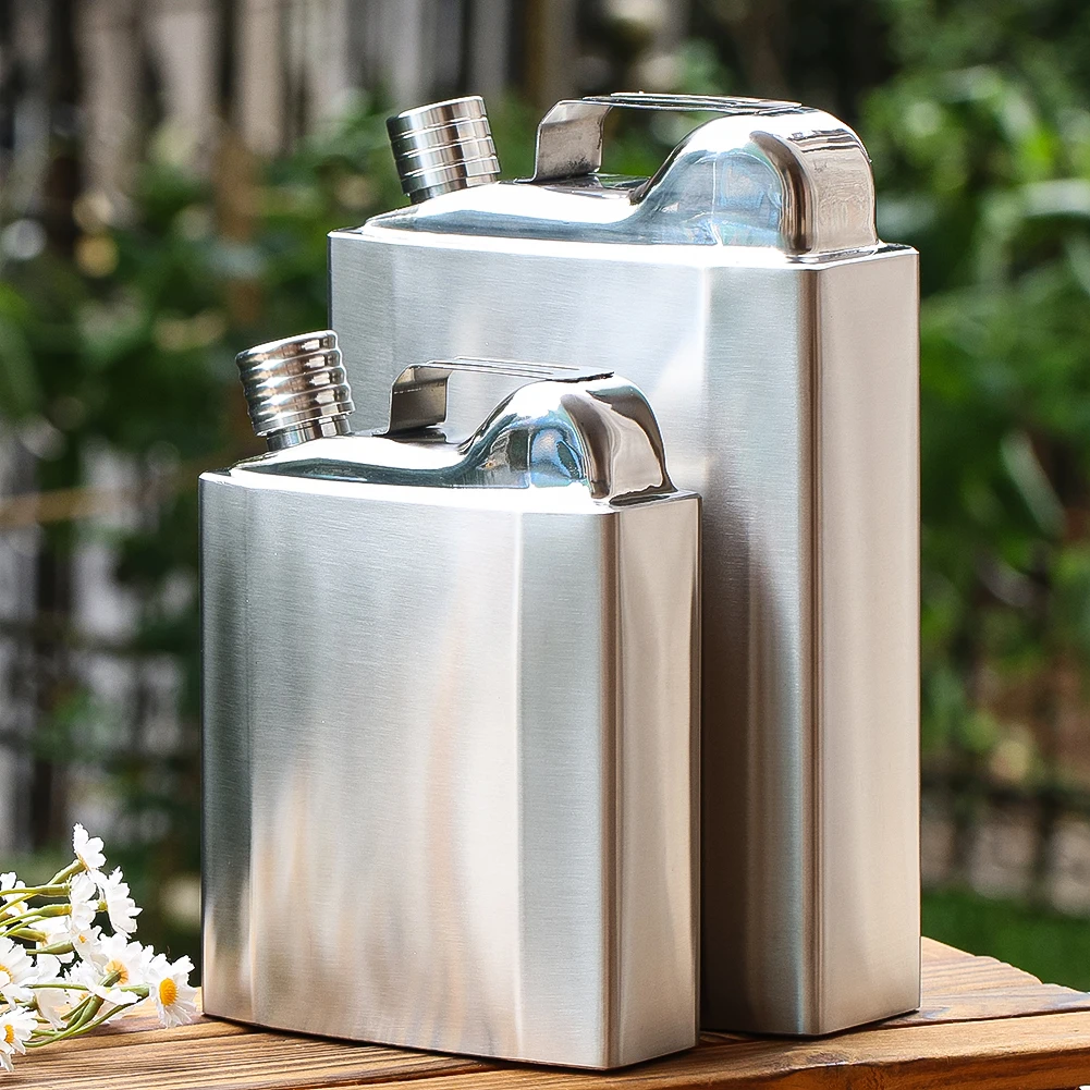 Stainless Steel Jerry Can Hip Flask 1.5L/3L Retro Portable Liquor Bottle for Outdoor Camping Whiskey Wine Alcohol Dispenser Gift