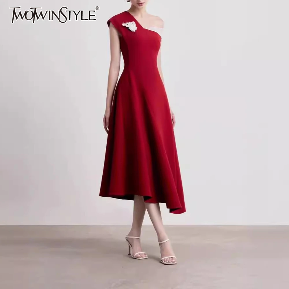 

TWOTWINSTYLE Solid Slimming Spliced Decoration Dresses for Women Diagonal Neck Sleeveless Patchwork Folds Irregular Dress Female