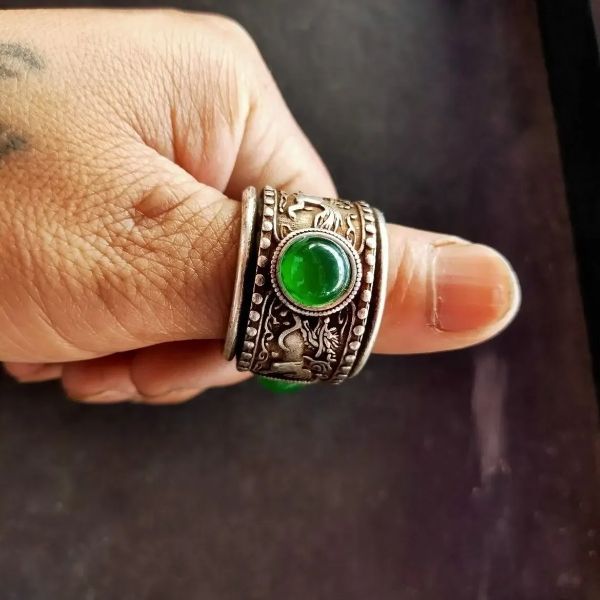 Tibetan silver finger wrench, three diamonds, can turn around, handmade, fine workmanship, very fashionable to wear