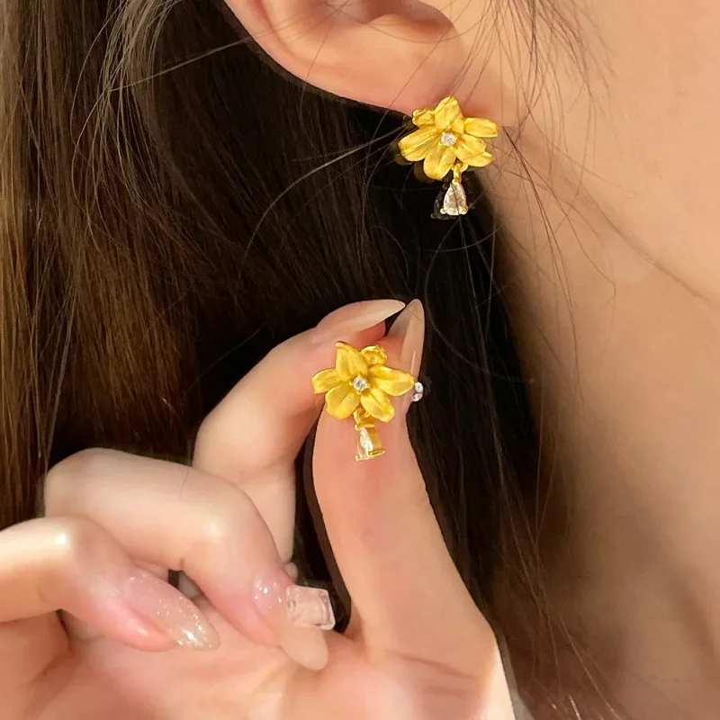 

Gold Shop Same Style 9999 24K Real Gold Women's Gold Earrings Gold Lily Flower Exquisite Small and Stylish Beautiful Jewelry Gif