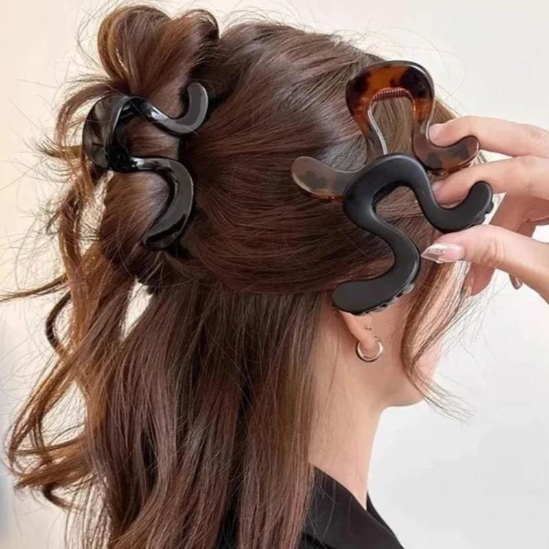 

2026 New Elegant Irregular Hair Catch for Women, Premium Simple Hair Clip Back Head Fashion Hair Accessories