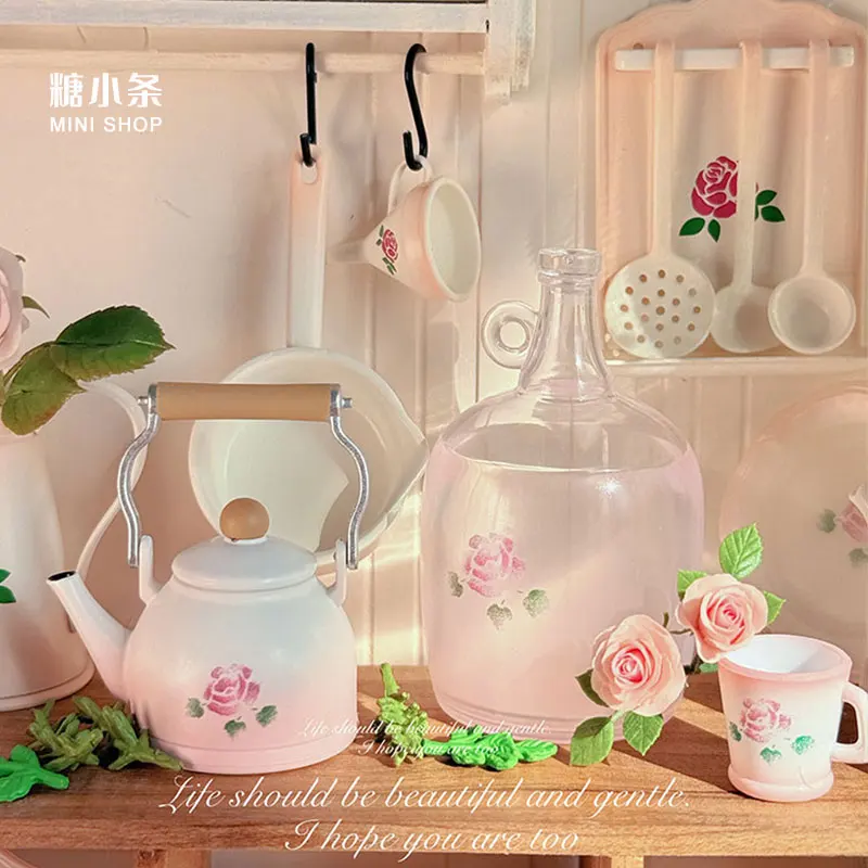 

1:6 Kitchen Rose Water Kettle Jar Cup Doll House Model Furniture Bjd Ob11 Blyth Soldier Lol Miniatures Accessories Decor Props