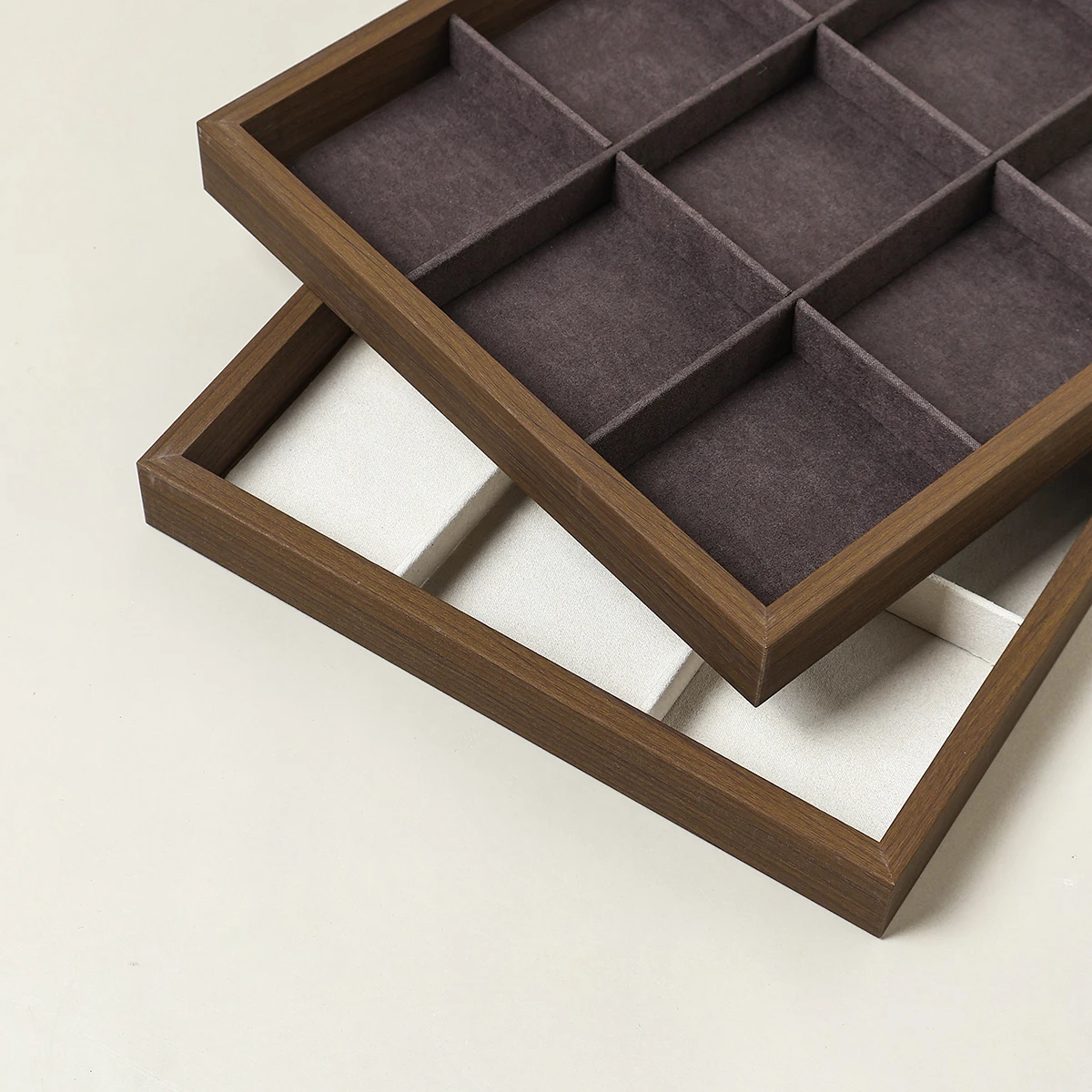 صينية مجوهرات مكونة من 12 حجرة من خشب الجوز الأسود، رف عرض الأساور/السوار، برج المجوهرات، مناسبة لتخزين المجوهرات