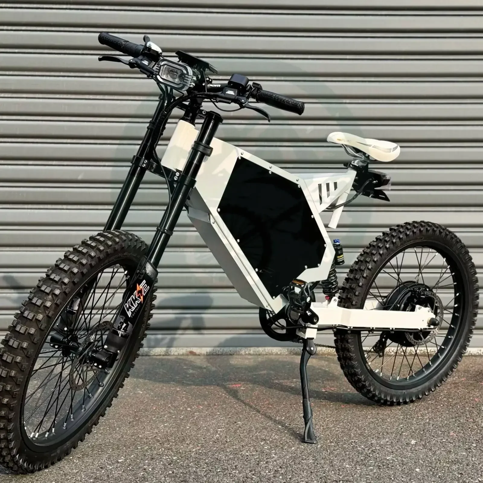 

Super speed stealth bomber 72V 8000w 12000w electric bike with high power motor dirt bike
