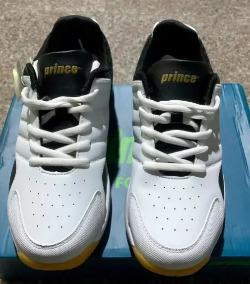 

Newly released, popular, lightweight, breathable, high-quality professional anti-friction table tennis shoes. Casual sports shoe