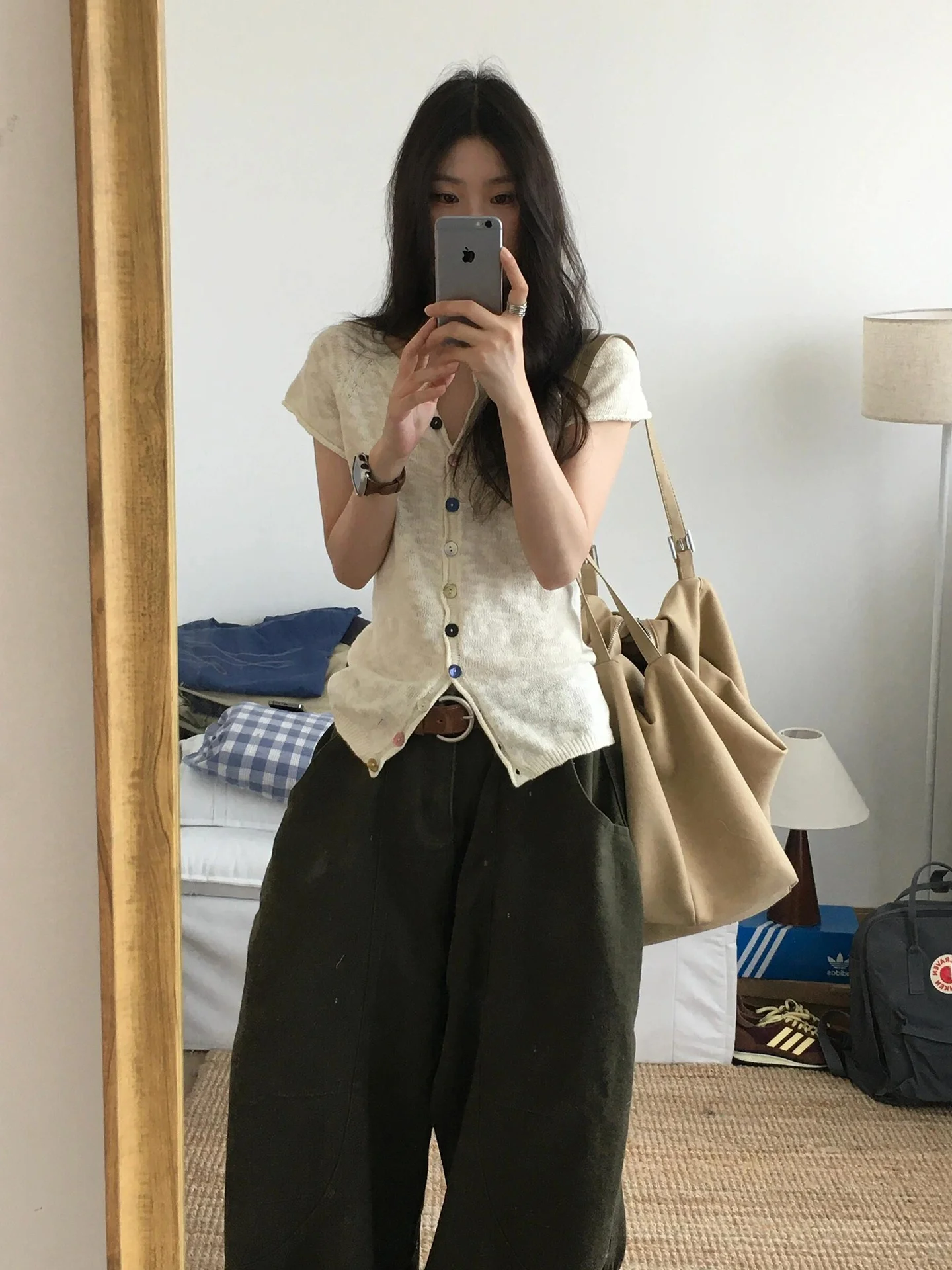 Korean Sle Unique Design Single Button ort Sve T-irt Women's Summer Faionable Unique Small Open Cardigan