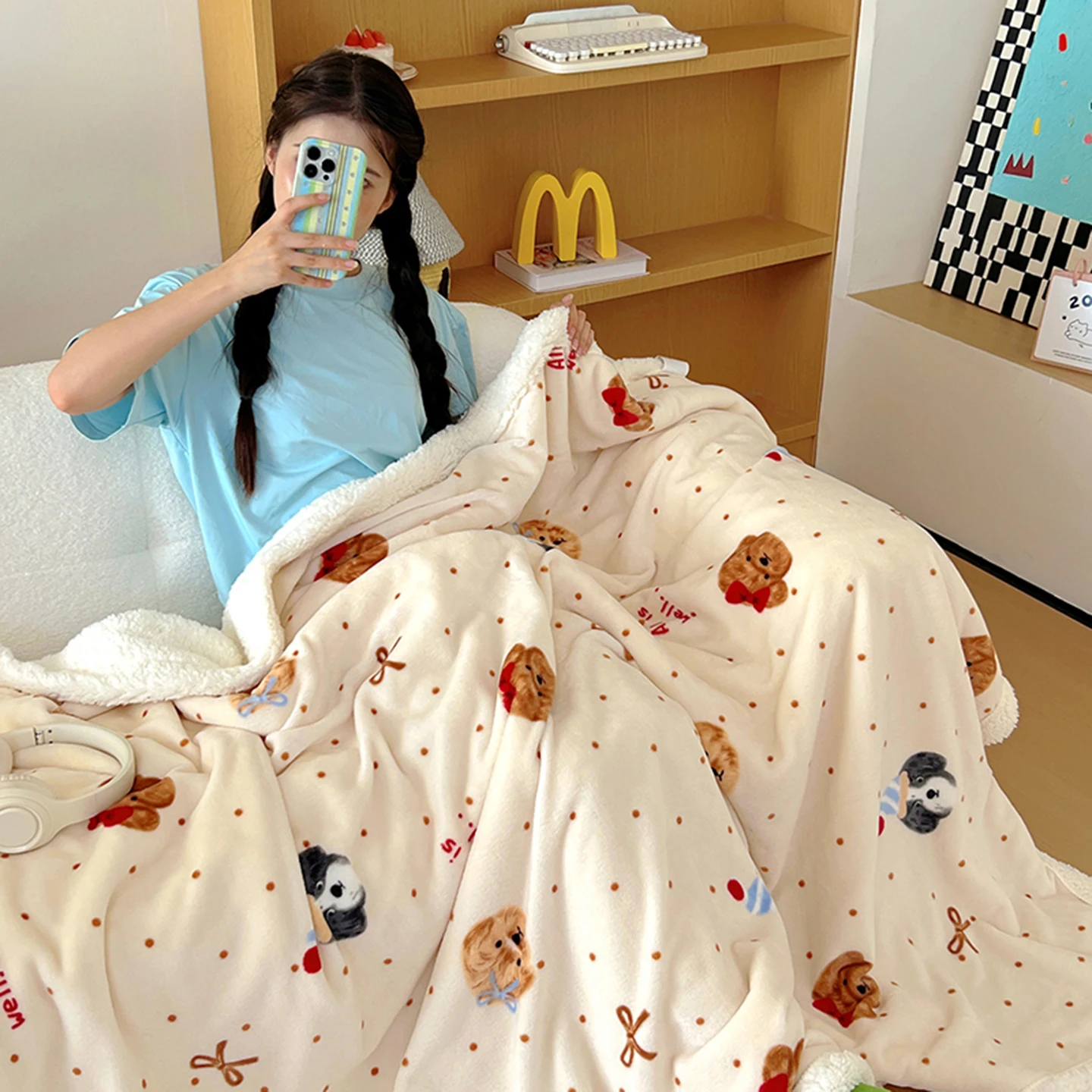 Grade A Milk Fleece Fall Winter Multi-functional Blanket Ins Cartoon Print Throw Blankets Soft Fluffy Warm Comfortable Blanket 2