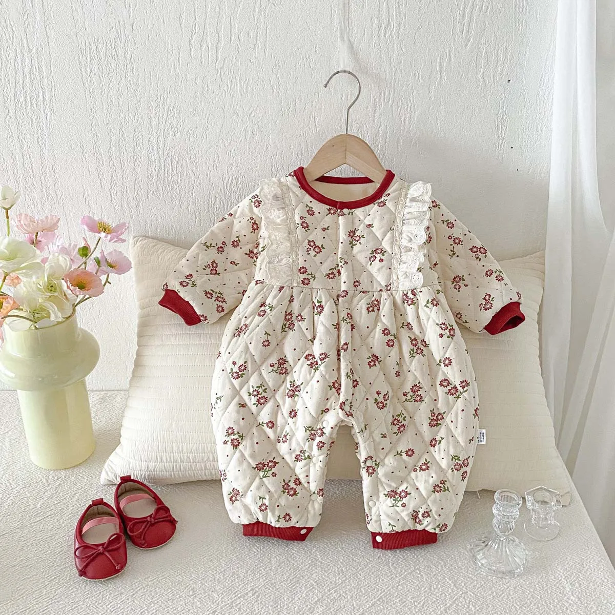 Baby Clothes for Autumn and Winter, Cotton Padded Jumpsuit, Stylish Lace and Lace, Women's Baby Thick and Warm Crawling Clothes