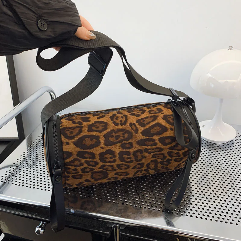 

Симпатичные сумки на плечо круглой формы, высококачественная ткань Оксфорд, женская сумка-цилиндр, модная сумка подмышками, дизайнерская женская сумка через плечо