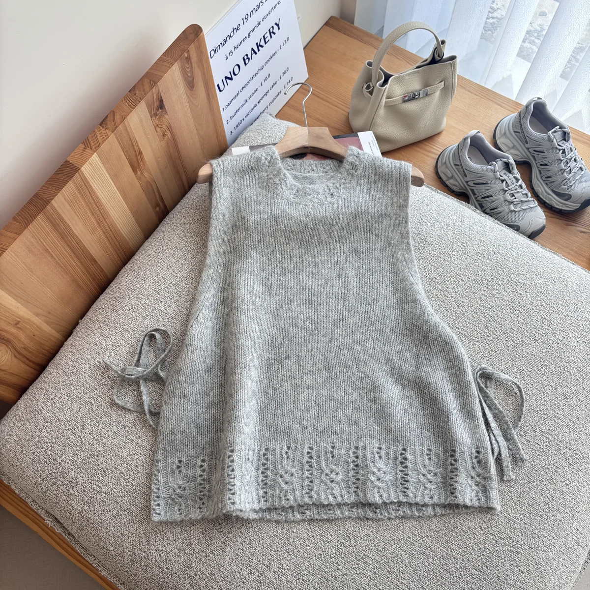 

Spring New round Ne Svel Knitted Vest Belted Hollow out Versatile Layering Women's Faion Commute Sle Thin Basic I...