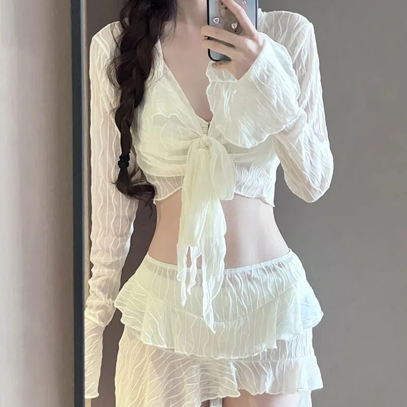 

Весенне-осенний новый комплект женской одежды из четырех предметов: скромный купальник-бикини с эффектом утяжки и скрытия живота, сексуальный раздельный купальник в корейском стиле, трендовый.