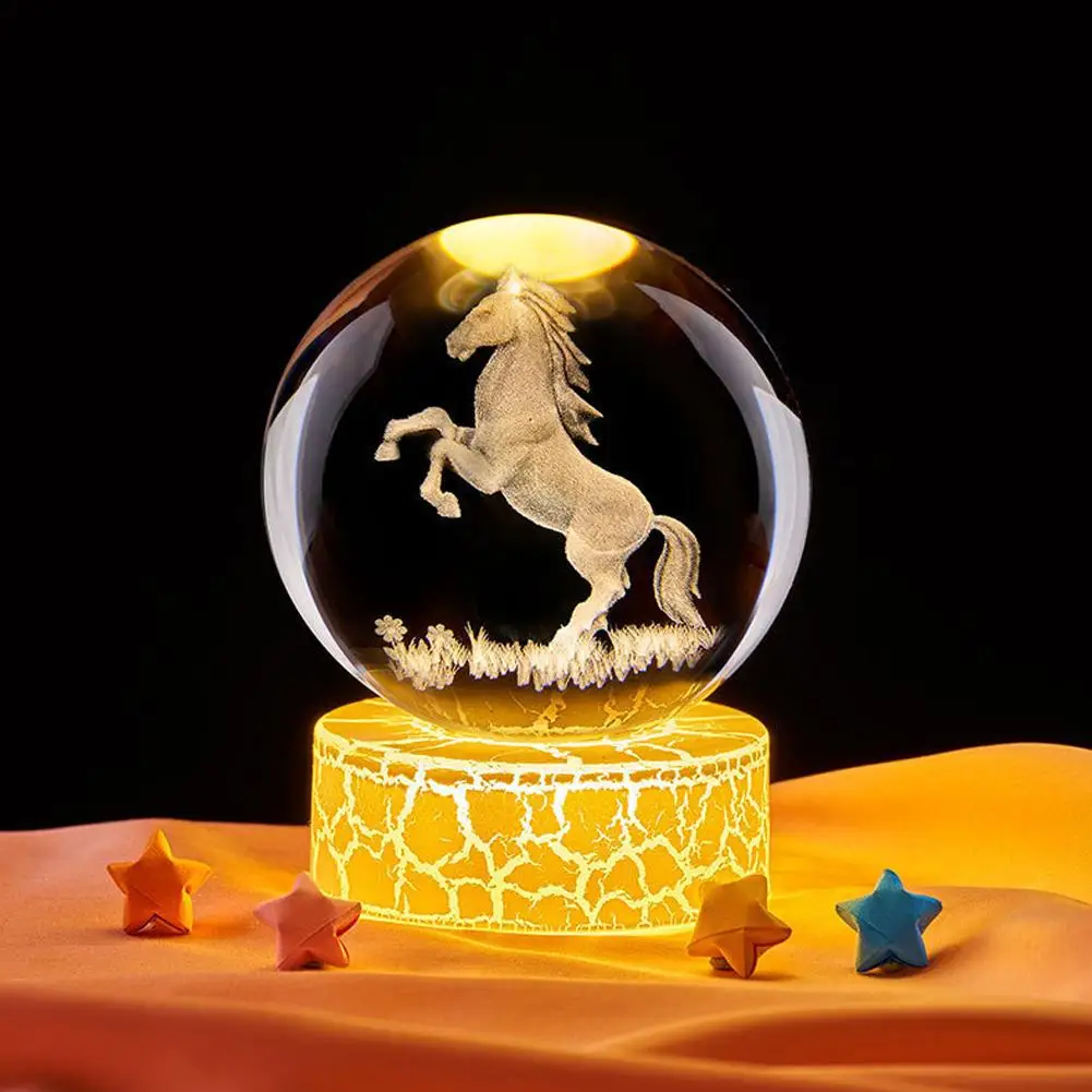 2026 زودياك الحصان كريستال الكرة مع LED الإضاءة المجال حامل حامل النقش بالليزر كرة زجاجية الديكور صور الدعائم