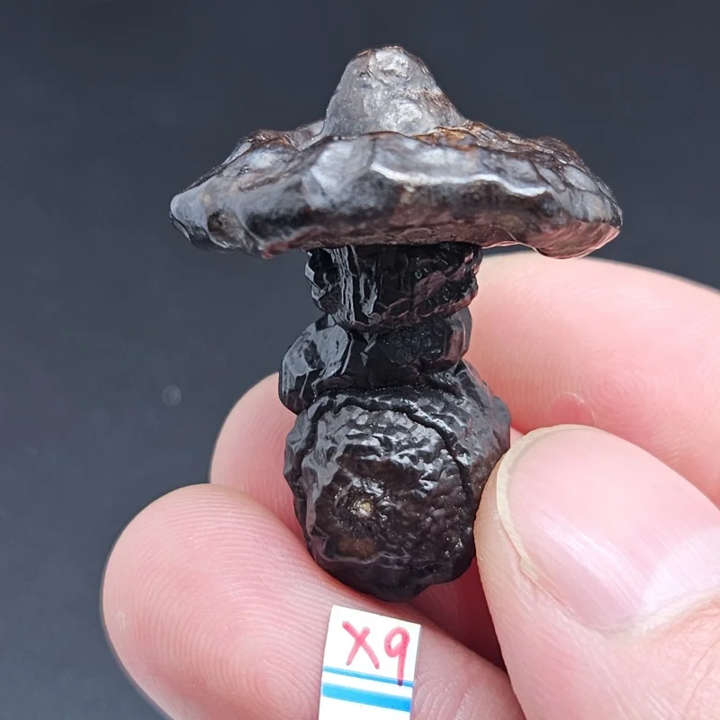 

Natural Xinjiang Diamond-like Precious Stone for Witchcraft Energy Stone Mineral Specimen Collection for Home Decoration