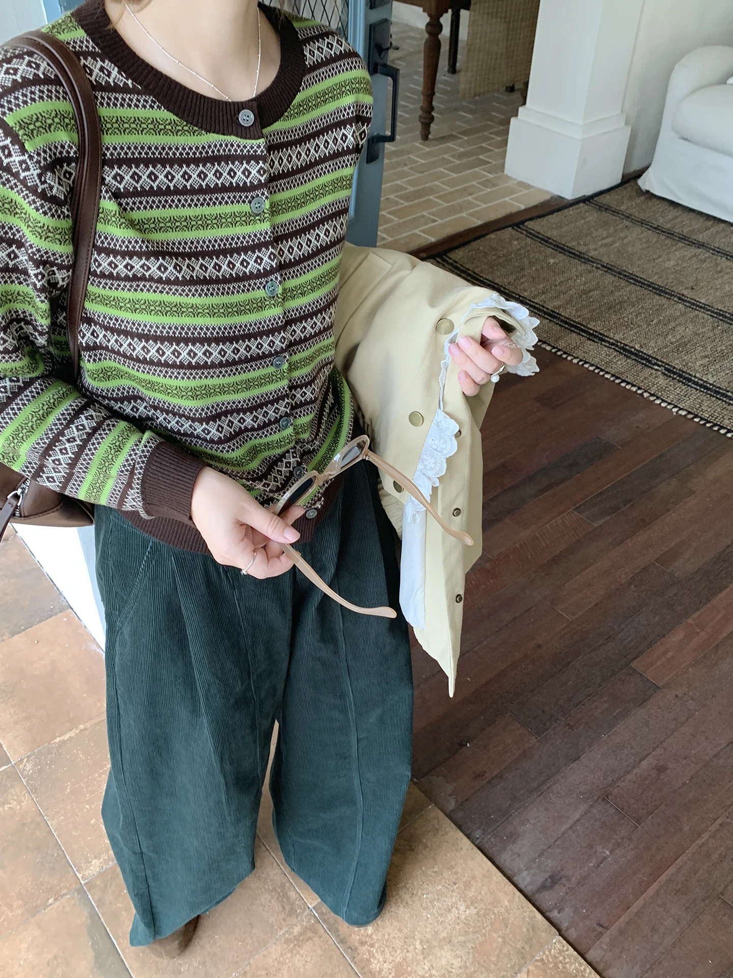 

Вязаный кардиган ELINSU в винтажном стиле для женщин, повседневный, свободного кроя, в полоску, из мягкого полиэстера, для весны и осени...