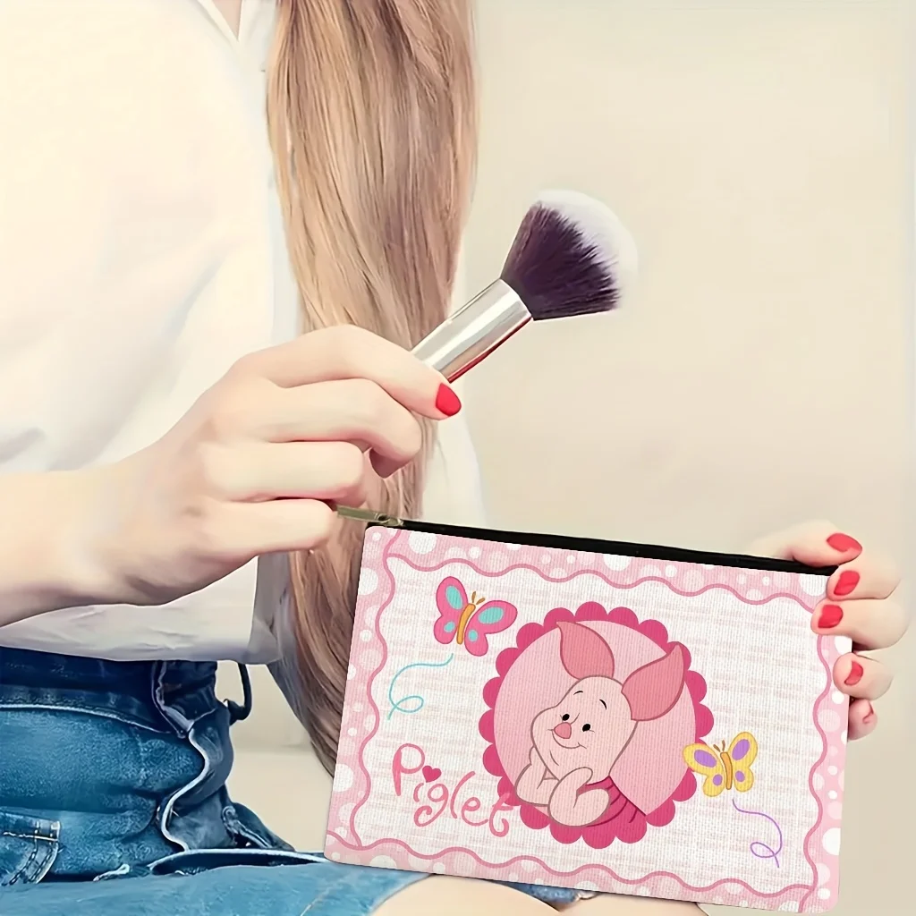 디즈니 피글렛과 제시에서 영감을 받은 메이크업 가방 - 여성용 귀엽고 다용도로 활용 가능한 지퍼백, 보석 보관 가방, 완벽한 여행용 지퍼 오거나이저 - 재미있는 생일 선물