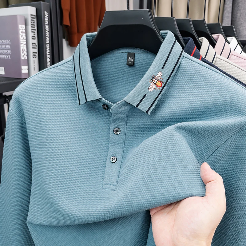 Herbstliches Herren-Poloshirt mit langen Ärmeln, hochwertig, einfarbig, mit besticktem Kragen, Business- und Freizeitkleidung für Herren. – Detail 4