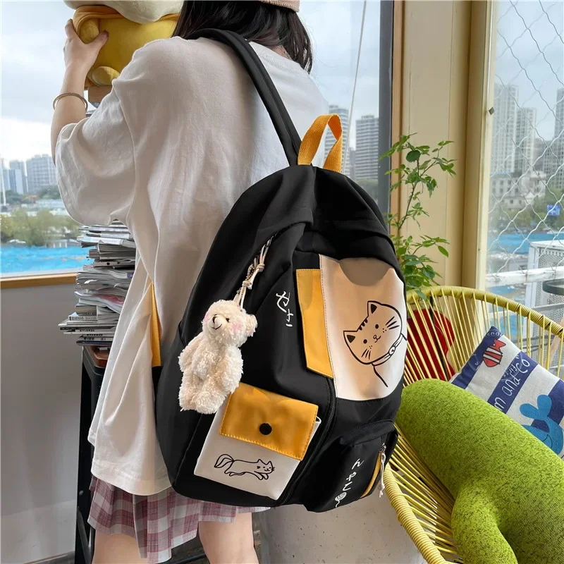 Japanese Canvas Backpack for New Cute Contrasting Color Student Large Capacity and Fashionabletrend School Backpack