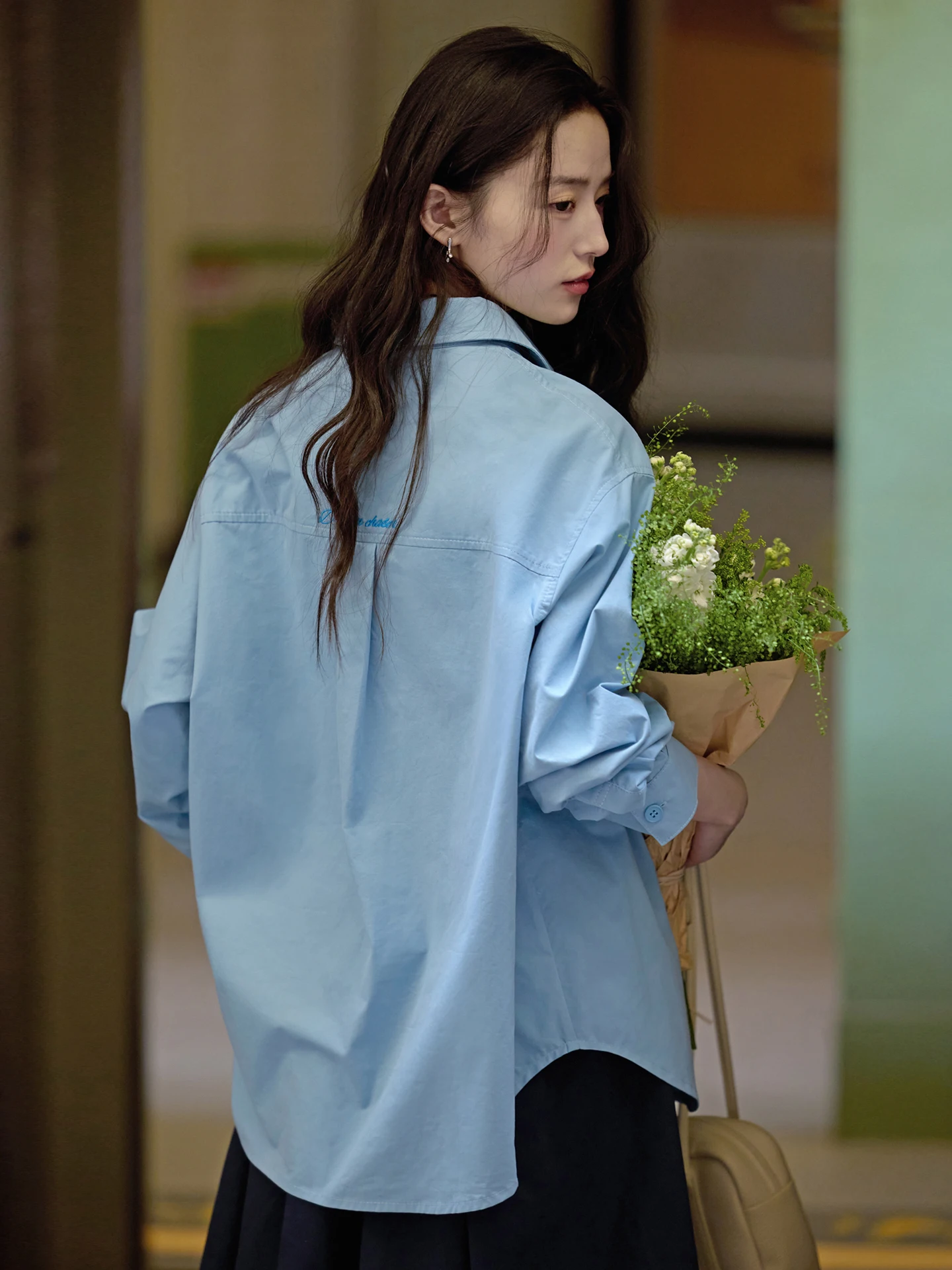 

Женская повседневная хлопковая рубашка свободного кроя с длинным рукавом и вышивкой, синяя, коллекция Весна 2026