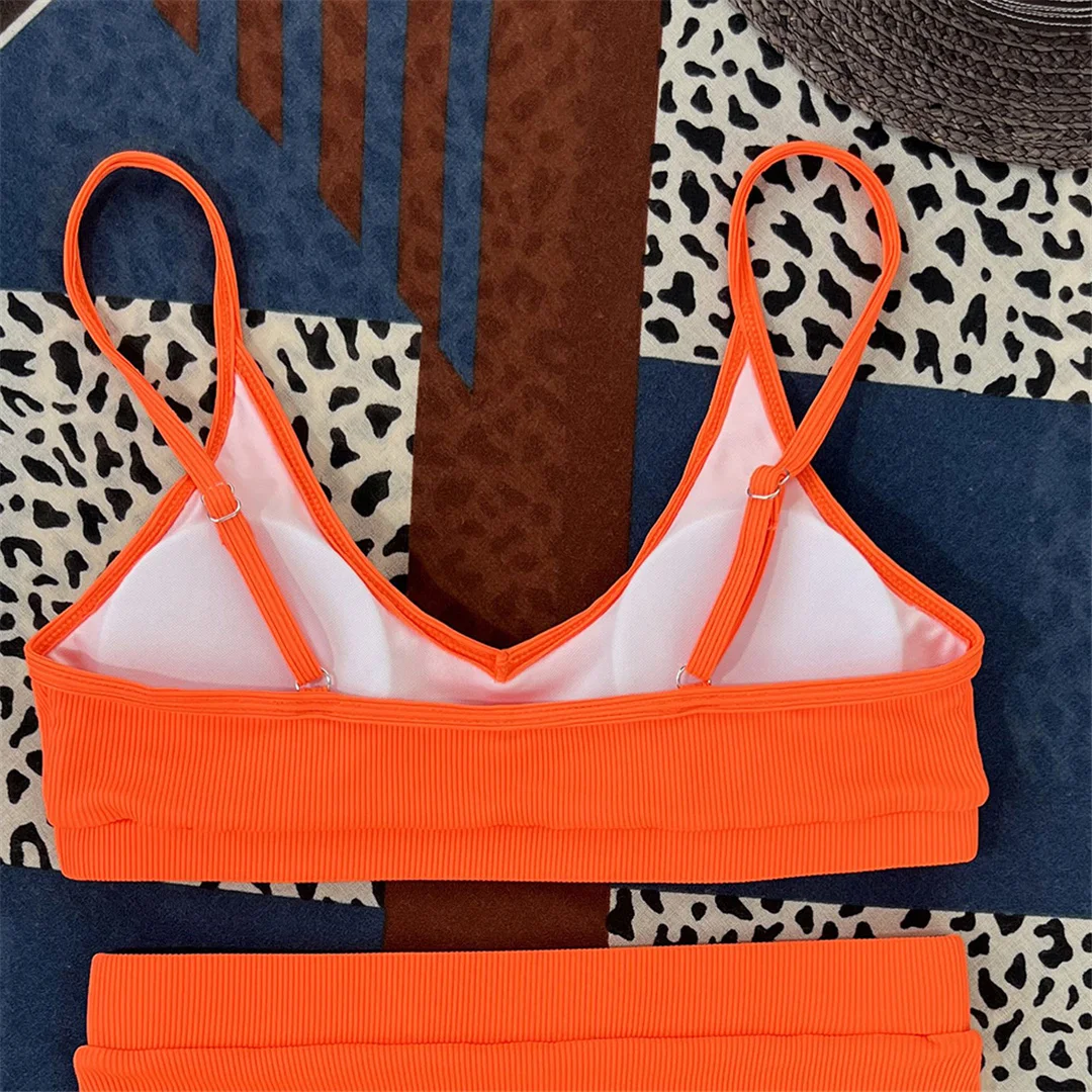 Neuer, gerippter, gepolsterter Bikini mit hoher Taille in 4 Farben, Damen-Badeanzug, zweiteiliges Bikini-Set, Badebekleidung, Badeanzug, Modell V3768. – Detail 29