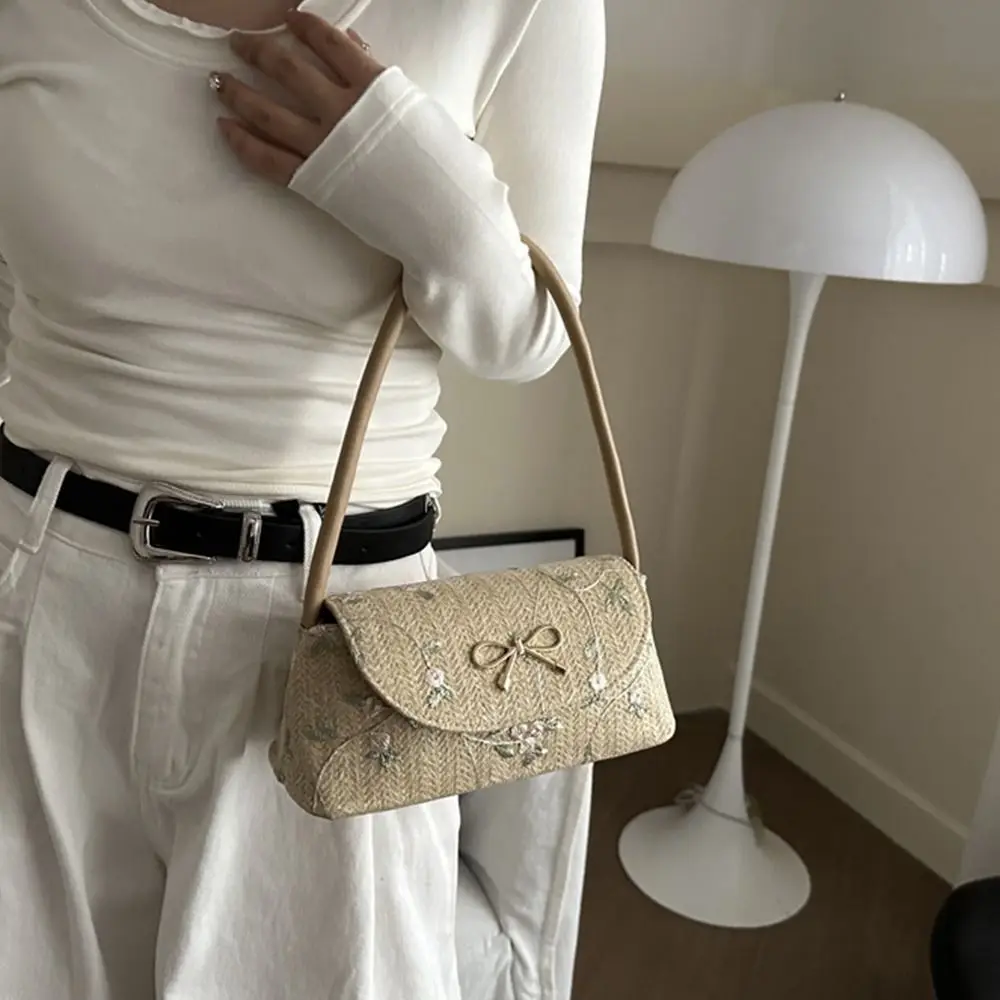 

Portable Straw Underarm Bag Handwoven Flower Design Woven Shoulder Bag Large Capacity Weaving Embroidered Handbag