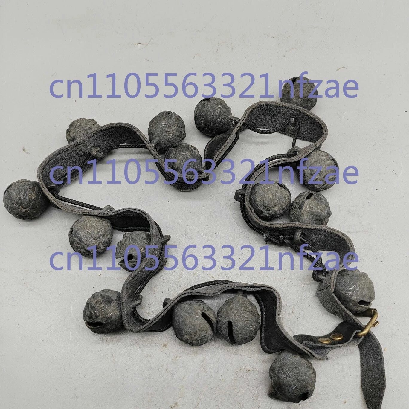 

China Ancient Folk Bronze Brass Fengshui Tiger Head Beast Bell Statue 001