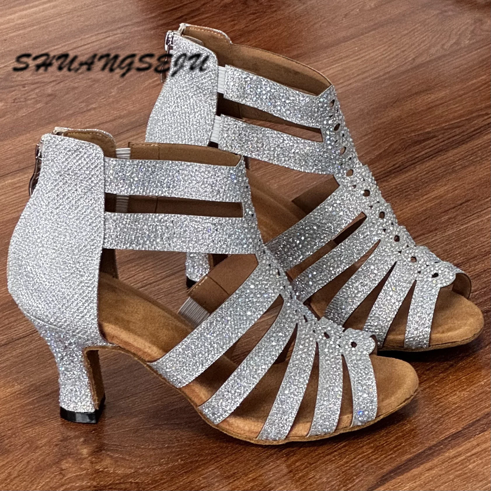 

SHUANGSEJU2026 Новые серебряные профессиональные женские туфли для латинских танцев из рейнского камня на среднем высоком каблуке и мягкой подошве для социальных да