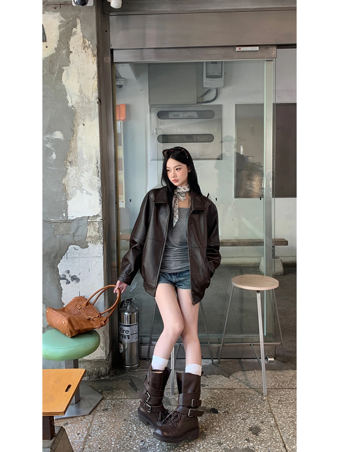 

Cool ort Ce Brown Leather Jaet Women's Sle 2025 New Faion Unique Beautiful Mural Jaet Straight Tube ape Long Sl...