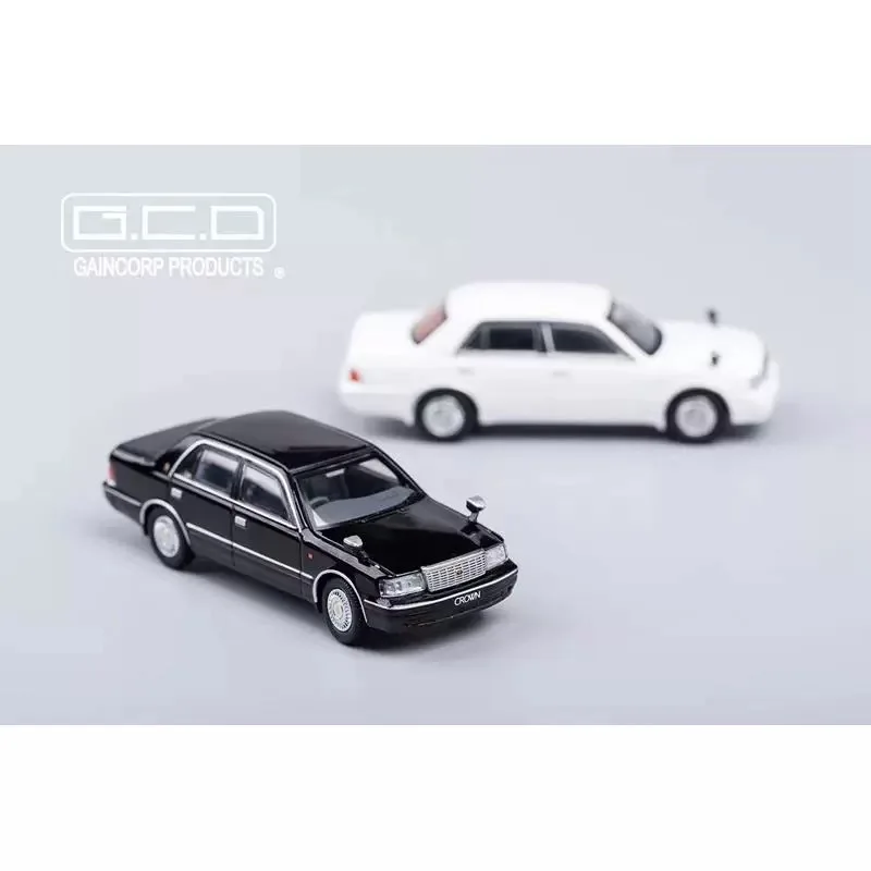 GCD 1:64  crown 155 simulation alloy car model