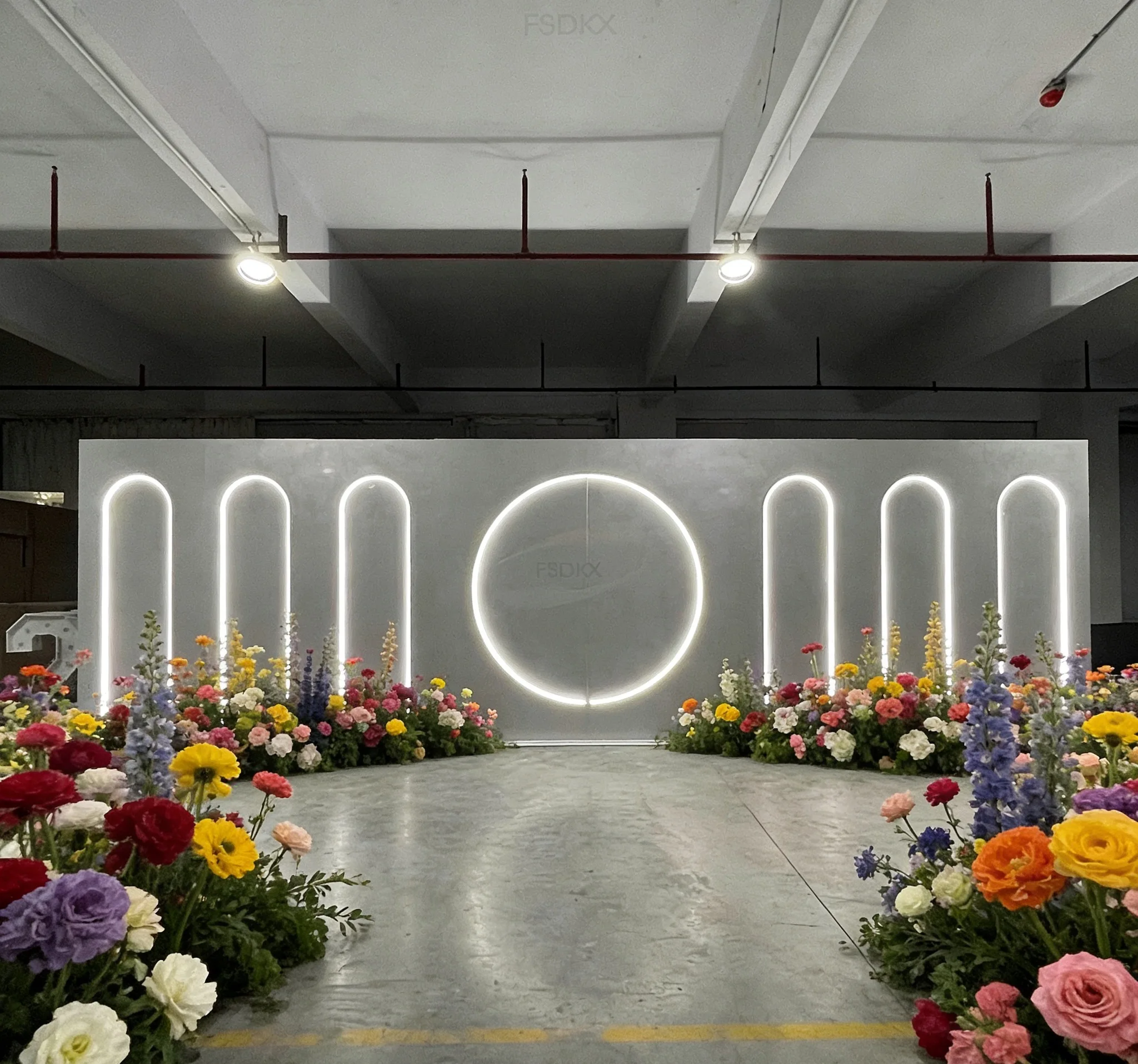 

Best Selling 3D Wedding Stage Backdrop Wave Design Wedding Arch Backdrop Wall With LED Light