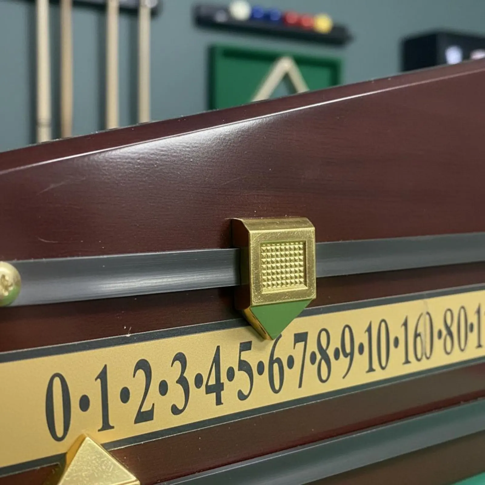 Wooden Snooker Scorer Sturdy Wood Snooker Scoreboard Wall Mounted Score Counter Vintage Design Game Room Equipment for Man Cave