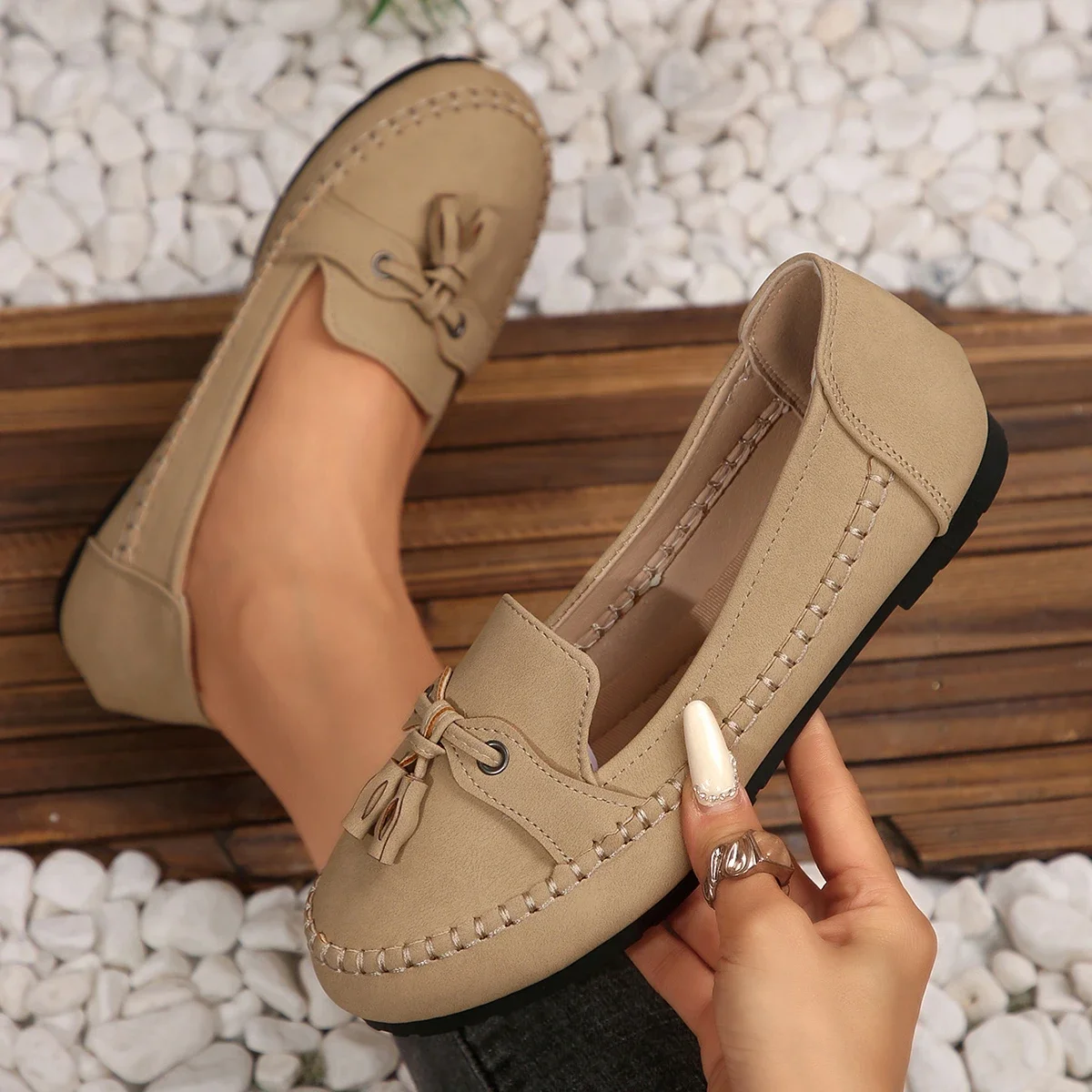 Women Flats Fashion Breathable Casual Shoes Slip On Flat Loafers Walking Sneakers Women Comfortable Retro Shoes Female Plus Size