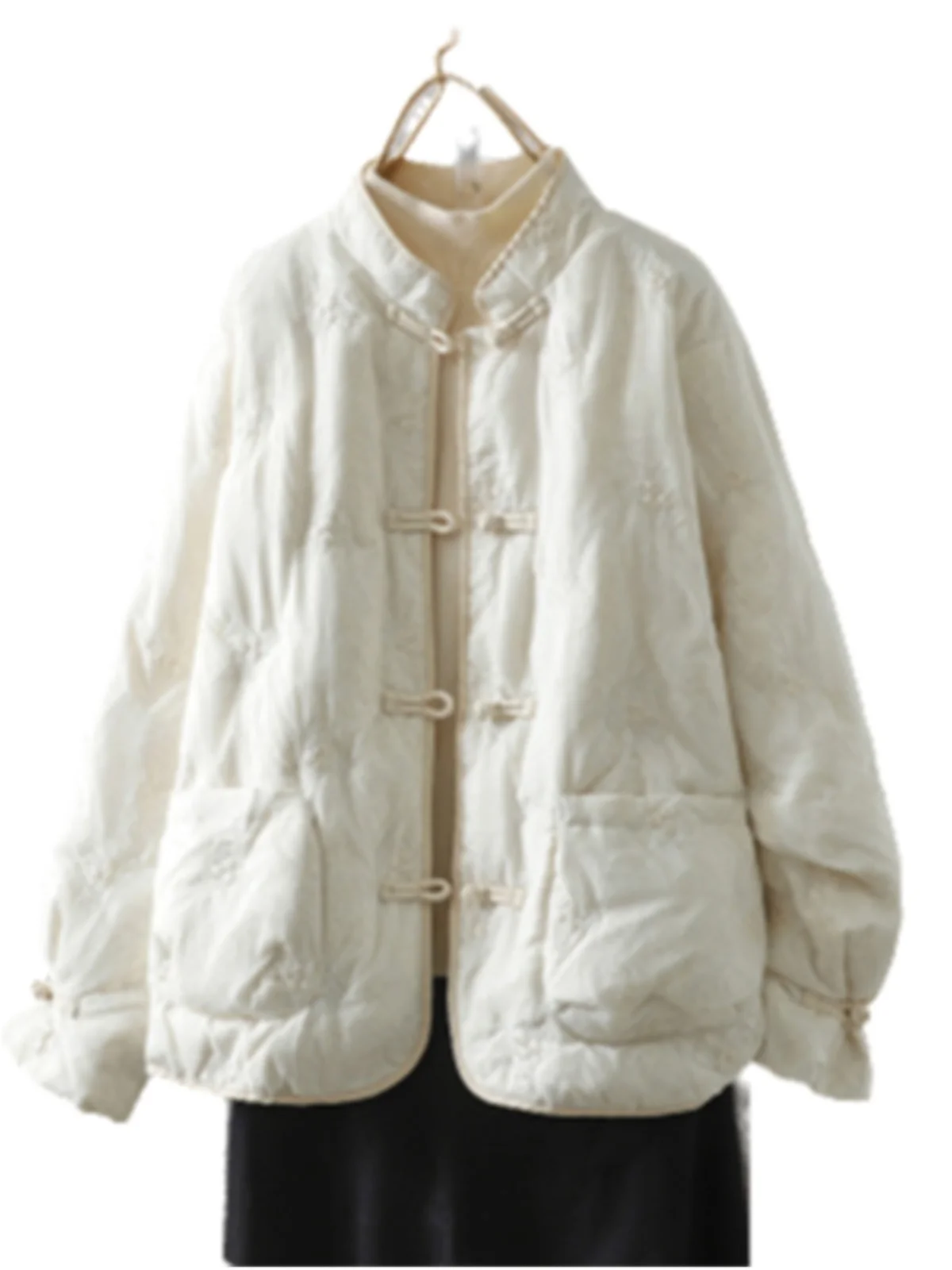 신상 중국 스타일 경량 다운 코튼 재킷 여성용 2024 겨울 레트로 민족 스타일 헤비 자수 버튼 스탠드 칼라...