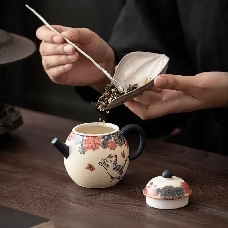 Rock Mine White Kitten Smell Fragrance Dragon Egg Pot Retro Ceramic Brewing Teapot Handheld Pot Filter Teapot KungFu TeaSet Gift