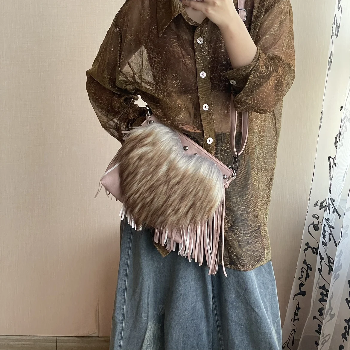 Faux fur Handbag Y2K Punk Bags Plush Versatile Daily Crossbody Bag Message Tote Bags image 6