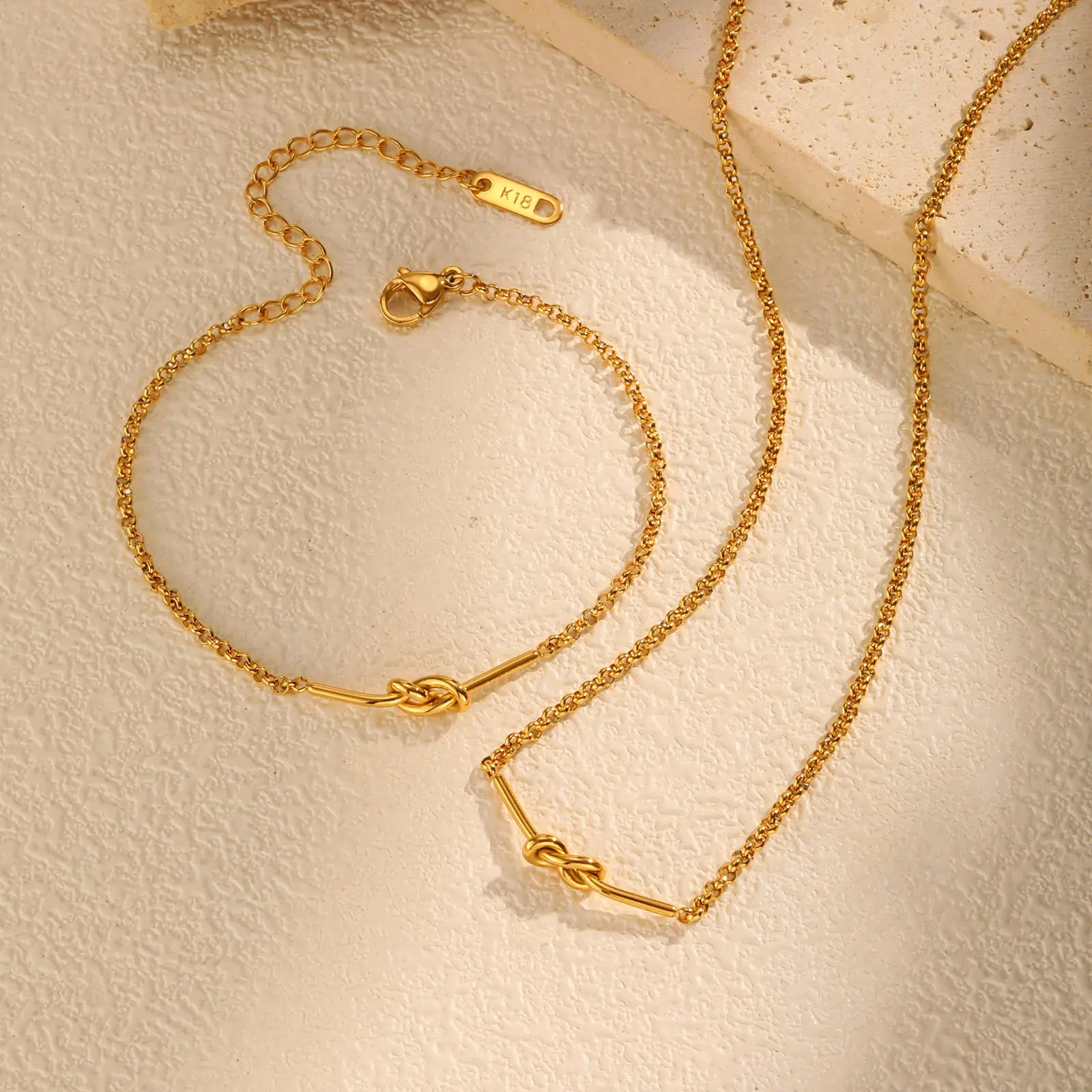 Minimalistische Knoten-Gliederkette für Damen, vergoldetes Edelstahl-Halskettenarmband, schickes wasserfestes Schmuckgeschenk – Detail 5