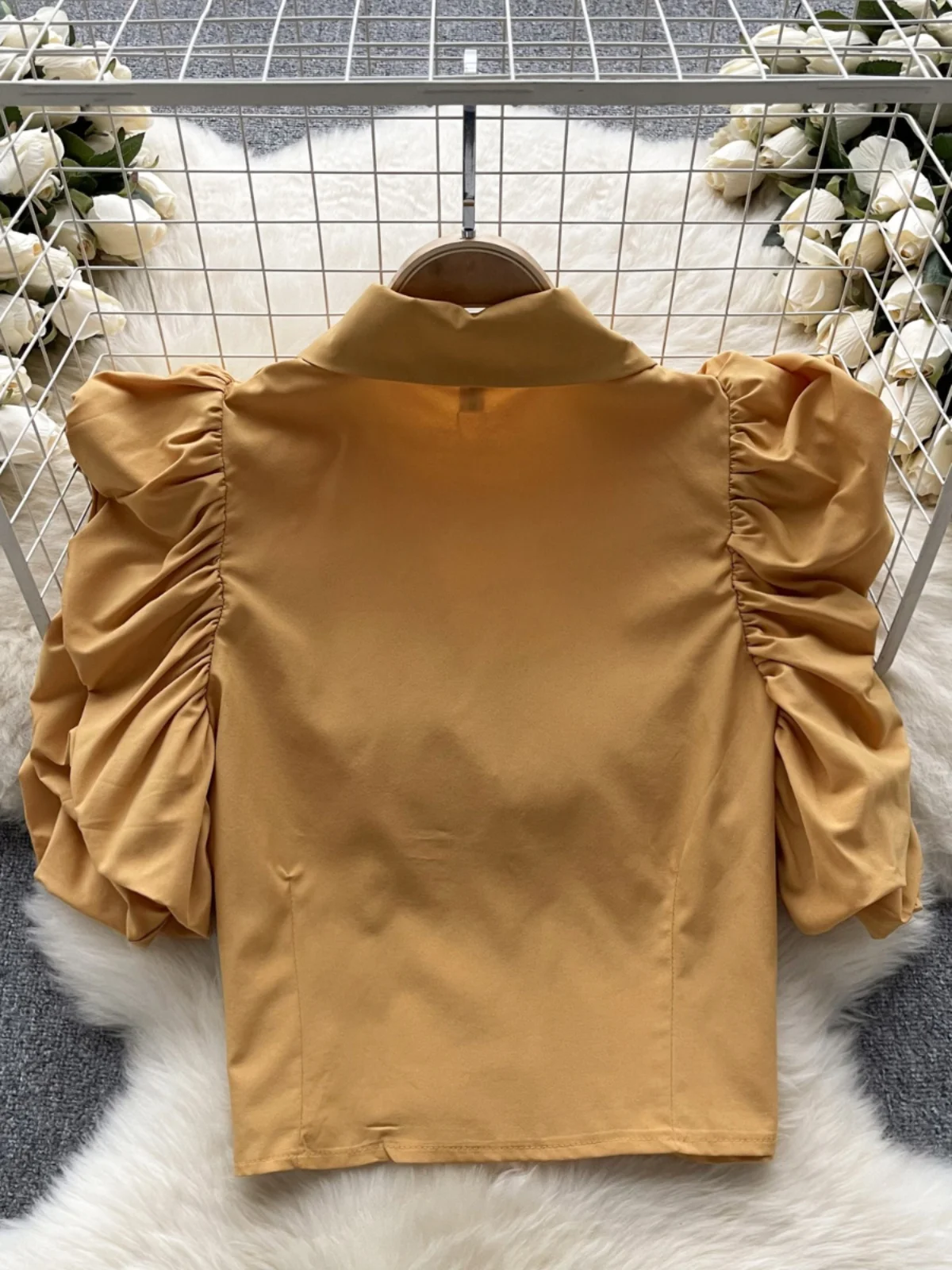 Letnia Nowość Damska Bluzka z Falbankami i Plisami, Krótki Top z Kołnierzykiem, Casualowa, Oddychająca, z Włókna Poliestrowego