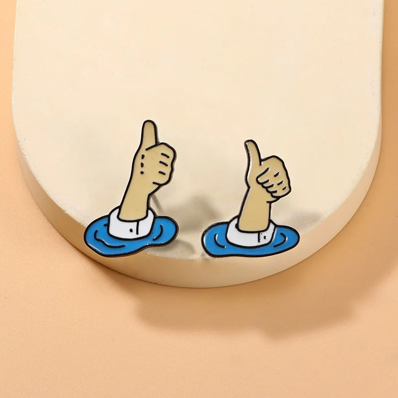 

Cute Thumbs Up Enamel Pin – Cartoon Brooch for Girls, Jackets, Bags, or Clothing Decoration