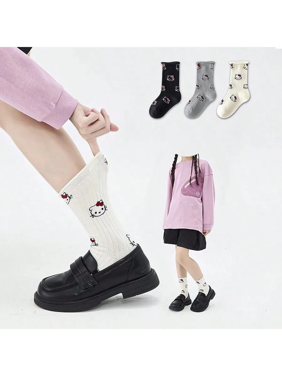 

Три пары носков Hello Kitty Sanrio. Дышащий и освежающий. Высококачественные белые, черно-серые носки средней длины без костей.