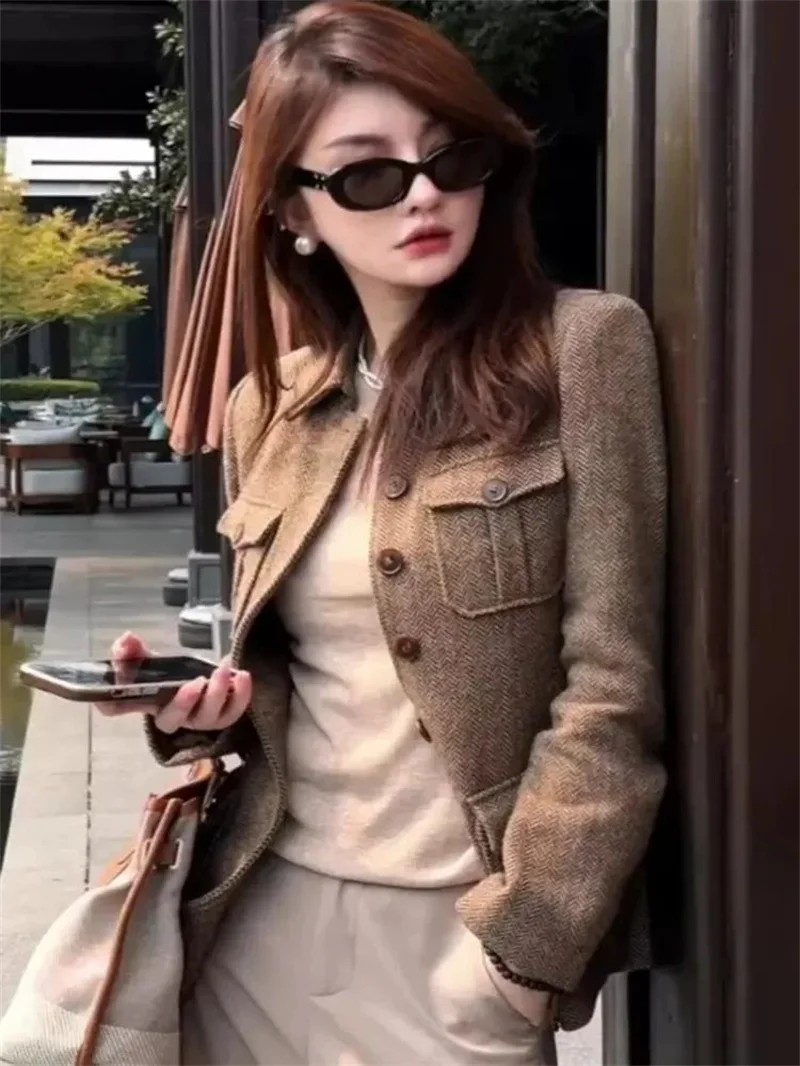 2025 Spring and Autumn Women's Woolen Workwear Short Jacket Women's New Retro Jacket Warm Outer Top Slimming Wool Blazer Coffee